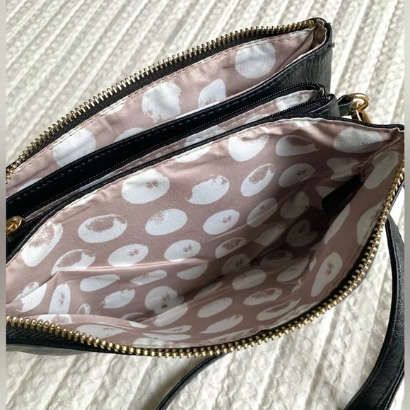 Vegan Black Crossbody Bag - Picture 4 of 5